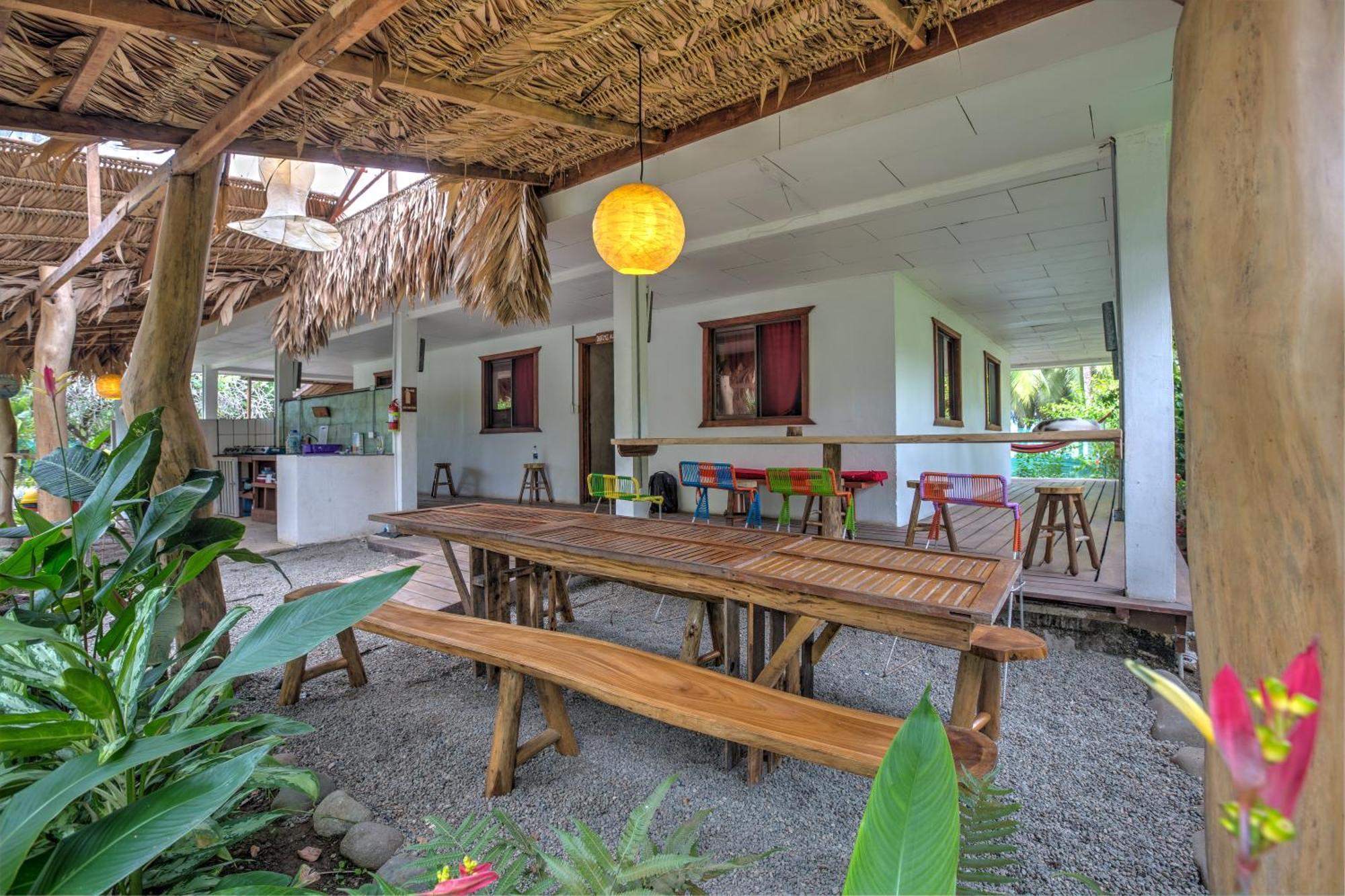 Playa 506 Beachfront Hostel Puerto Viejo de Talamanca Buitenkant foto